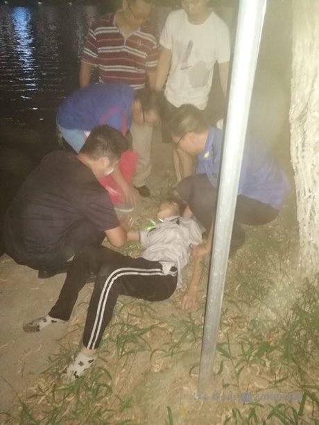南昌县一高中 女孩公园 溺水 管理员救人累到虚