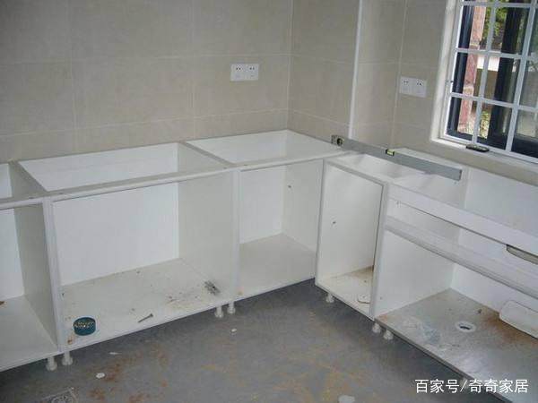 橱柜围脚