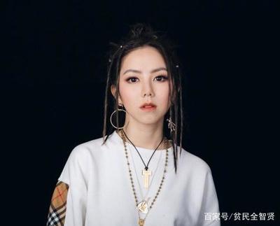 嘻哈风发型女