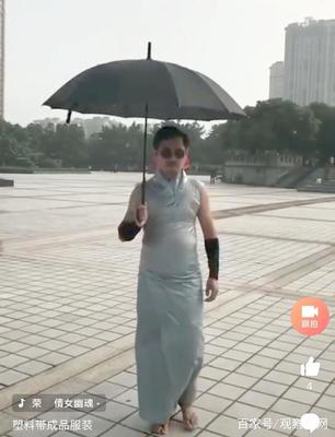 用塑料袋走秀衣服图片
