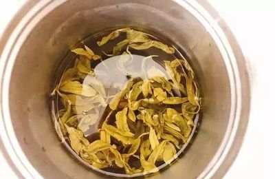 玻璃杯发黄
