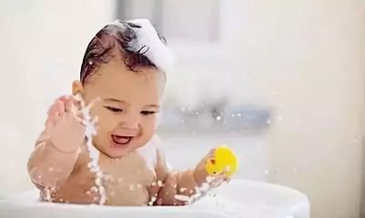 新生儿吃奶后多久可以洗澡