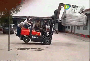 50吨叉车视频
