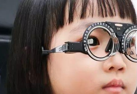四岁娃视力是多少钱