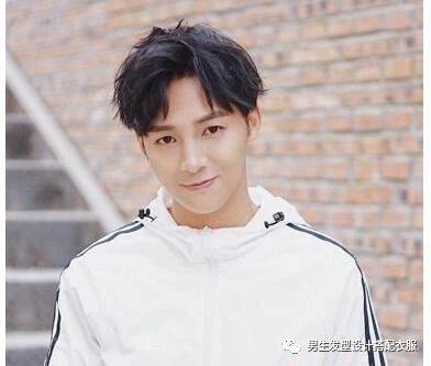 男生短发留长发的过程