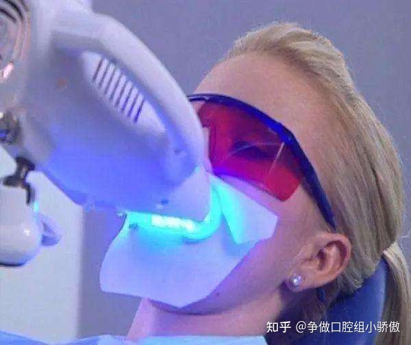 喷沙洗牙