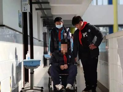 坐马桶如何擦屁股