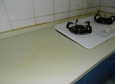 厨房台面开裂 贴膜翻新