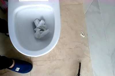 卫生巾把马桶堵了怎么办