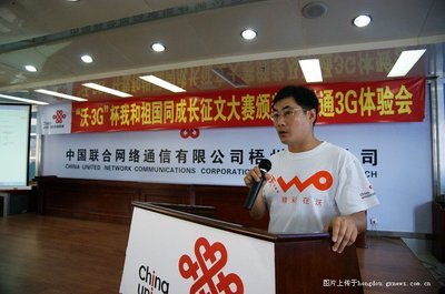 脸上油性皮肤长痘痘怎么办