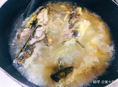 白菜煲鱼汤的做法大全家常