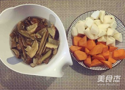 蘑菇炖山药的做法大全家常