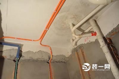 厨房卫生间水管走墙壁