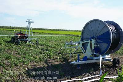 桁架式噴灌機(jī)（桁架式噴灌機(jī)在農(nóng)業(yè)生產(chǎn)中的應(yīng)用） 鋼結(jié)構(gòu)門式鋼架施工 第1張