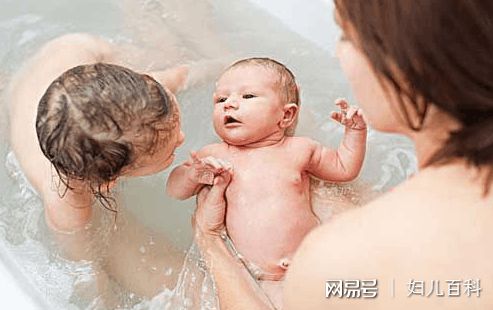 宝宝怕洗澡怎么办
