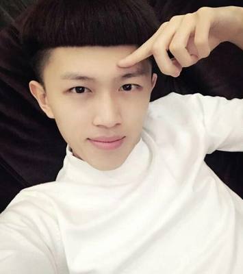 男生韩式发型锅盖头