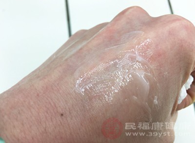 化妆品痘痘怎么回事