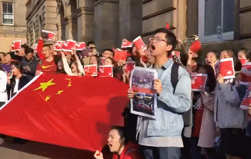 爱国名场面出国留学生