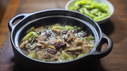 东北猪肉炖豆角的做法
