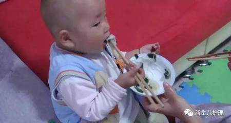 宝宝多大开始用筷子