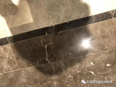 地板砖黯淡