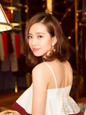 刘诗诗发型中长发型