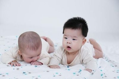 宝宝不爱动是什么原因