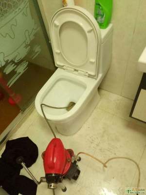 马桶周围漏水