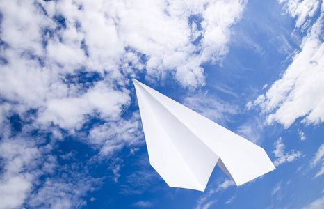 纸飞机象征着什么