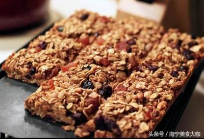 坚果燕麦片棒制作方法