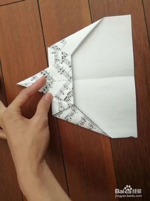 如何折一个飞得远的纸飞机