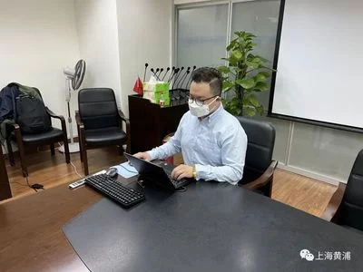 如何利用论坛资源进行有效的网络技术迁移学习？