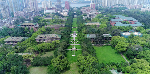 广州中山大学在哪个区