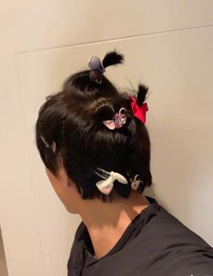 短发如何夹发夹