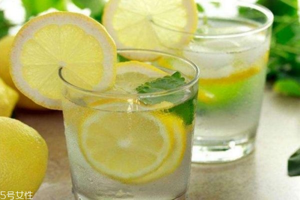 柠檬蜂蜜水减肥方法