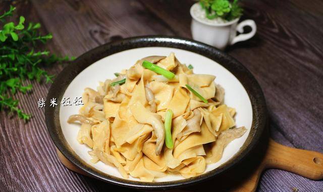 蘑菇豆腐皮能一起炒吗