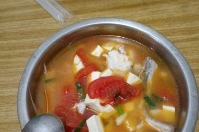 西红柿豆腐鱼汤