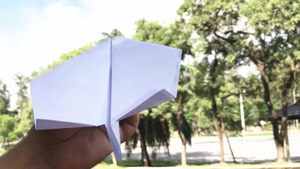 纸飞机回来的折法