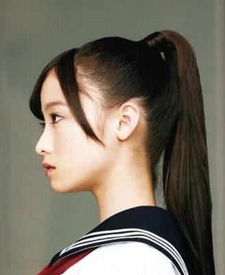 马尾头发