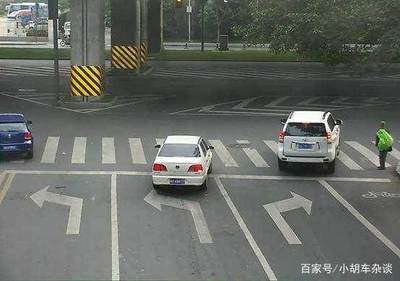 不按规定车道行驶
