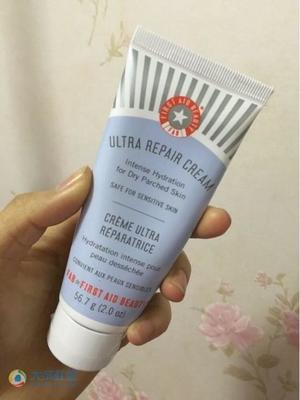 芦荟胶摸痘痘上