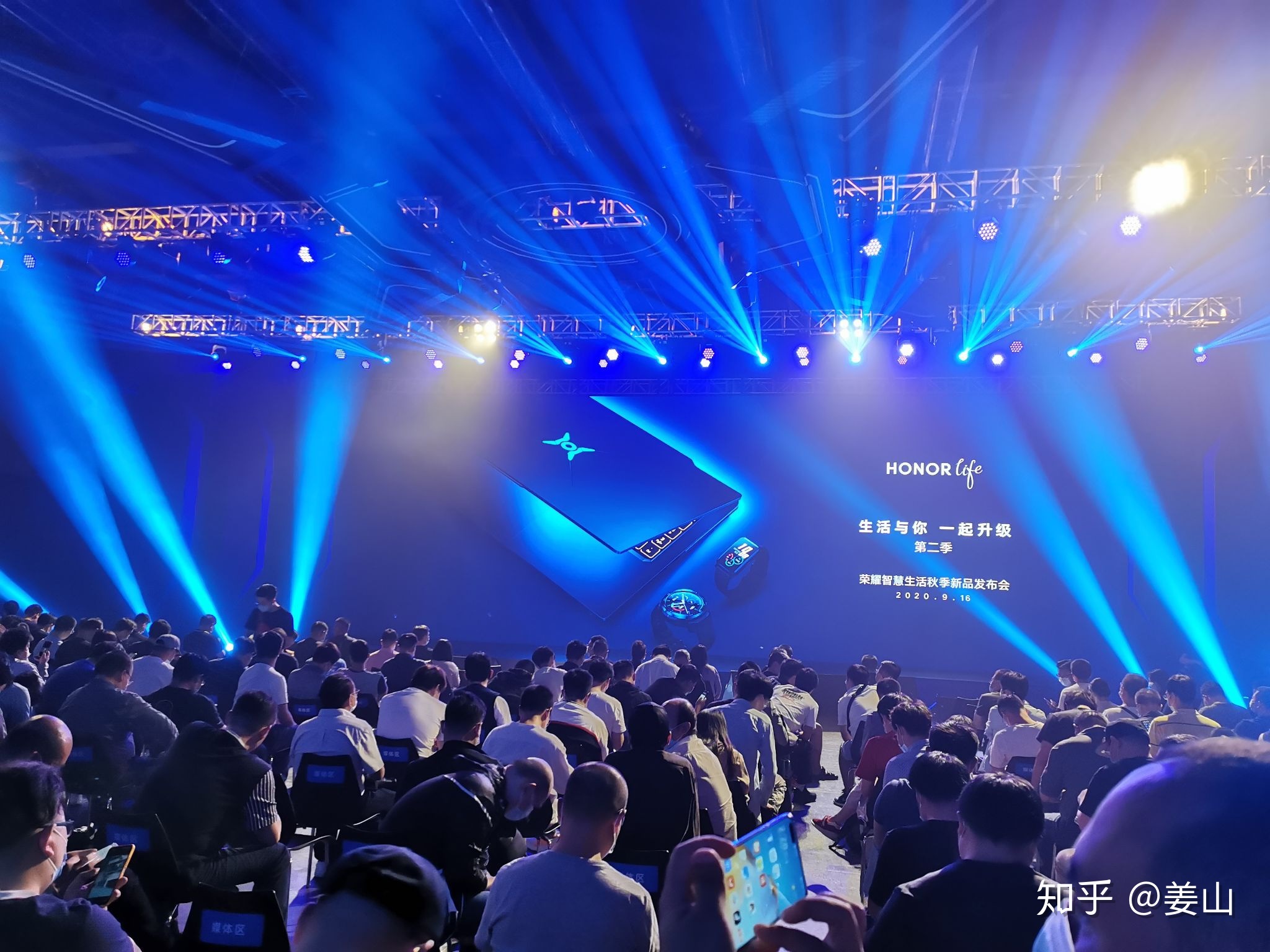 亚博登录网页入口相关图片:外设搭配
