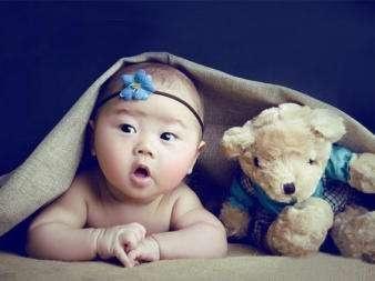 满月的宝宝能看多远
