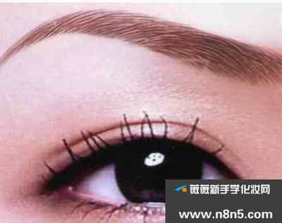 纹眉后可以擦护肤品吗