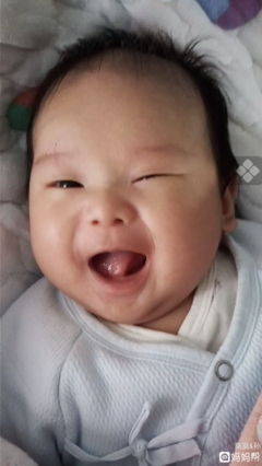 多大的宝宝会笑