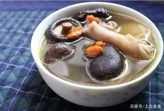 冬瓜红枣香菇鸡肉汤