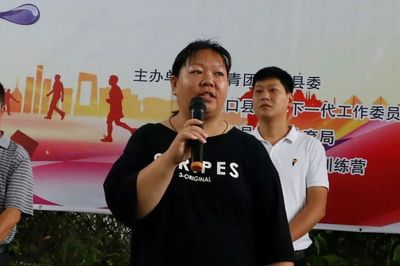双电源运放在ad10中名字是什么