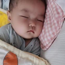 四个月的宝宝不吃奶怎么回事