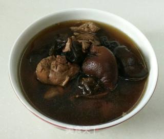 伏天香菇炖鸭汤做法