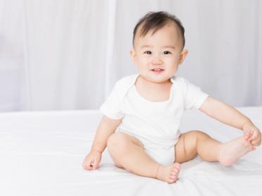 宝宝几个月可以坐着抱